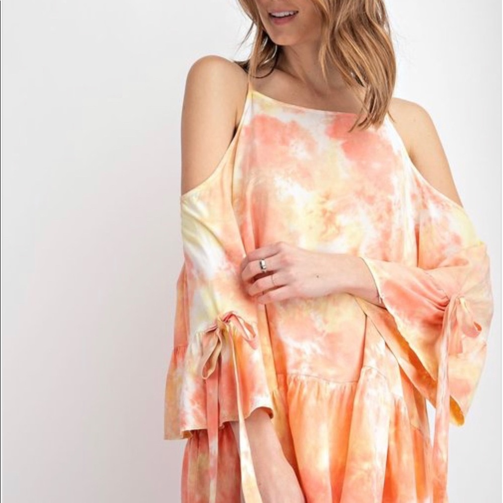 Cold shoulder tie dye boho top. Ties on sleeves.